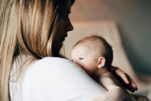 Через сколько после родов можно делать антицеллюлитный массаж?